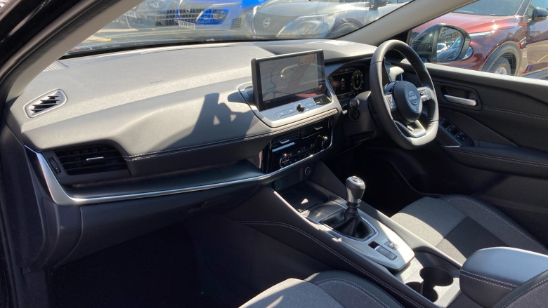 Nissan Qashqai 1.3 DiG-T MH N-Connecta 5dr Petrol Hatchback